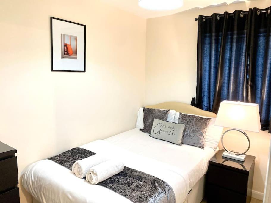 Amazing 2-Bed City Centre Apt With Parking Coventry Bagian luar foto