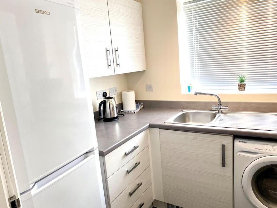 Amazing 2-Bed City Centre Apt With Parking Coventry Bagian luar foto