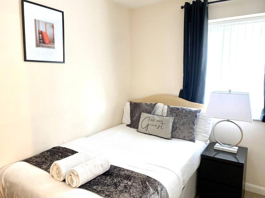Amazing 2-Bed City Centre Apt With Parking Coventry Bagian luar foto
