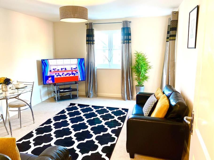 Amazing 2-Bed City Centre Apt With Parking Coventry Bagian luar foto