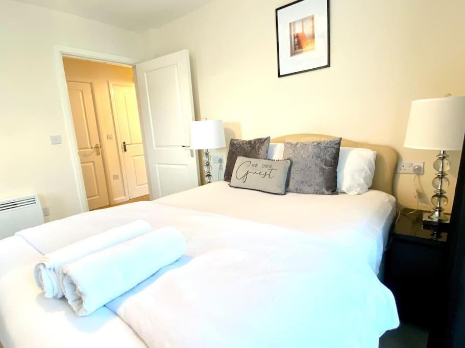 Amazing 2-Bed City Centre Apt With Parking Coventry Bagian luar foto