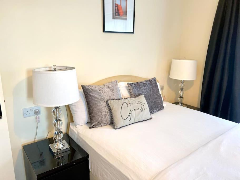 Amazing 2-Bed City Centre Apt With Parking Coventry Bagian luar foto