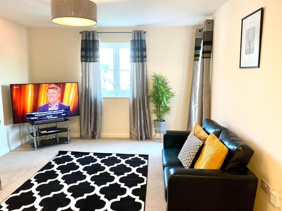 Amazing 2-Bed City Centre Apt With Parking Coventry Bagian luar foto